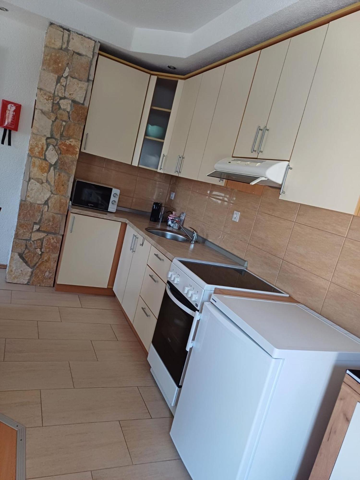 Ambiente Apartamento Jasenice  Exterior foto